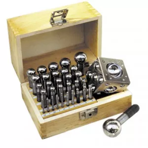 Kugelpunzensatz mit Wrfelanke im Holzkasten